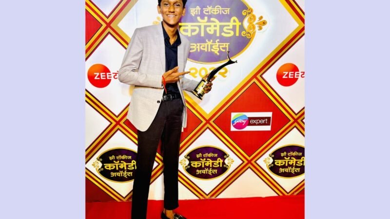 Maharashtra’s Comedy Sensation, Ritesh Kamble, Honored with Zee Talkies’ Most Viral Comedian Star Award